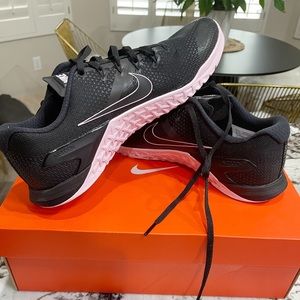 NWT Men’s Nike Metcon 4  size 10.5